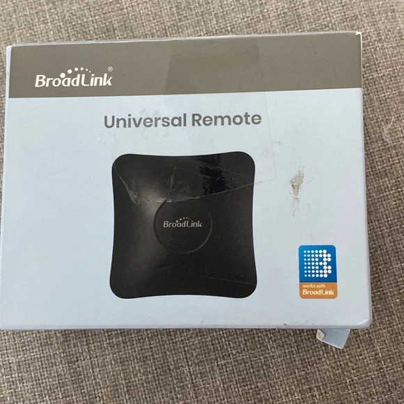 BroadLink universal remote - Picture 1 of 4